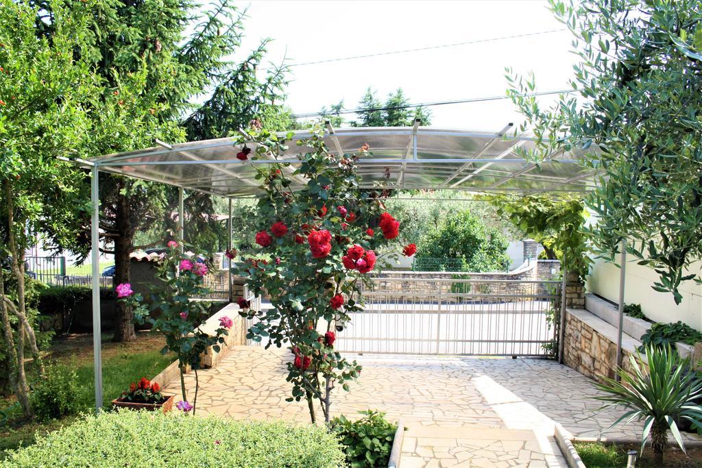 Holiday Home Magnolia Tar-Vabriga Exterior foto
